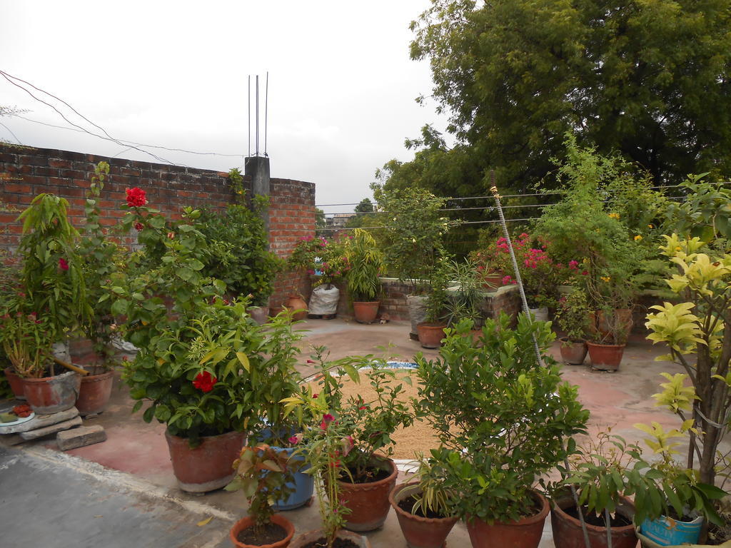 Maruti Guest House Varanasi Dış mekan fotoğraf